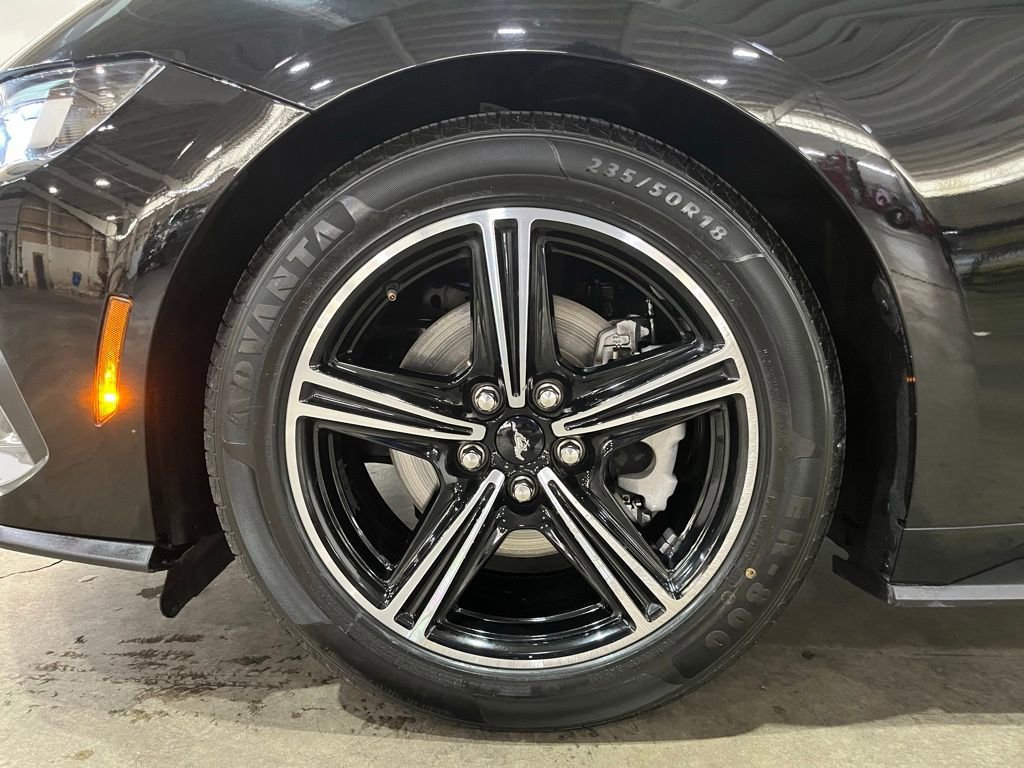 Used 2024 Ford Mustang Convertible RWD image 16
