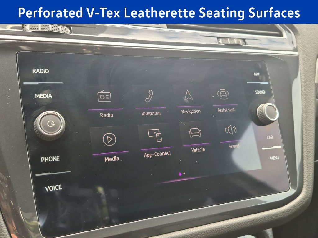 Used 2024 Volkswagen Tiguan SE R-Line AWD/4WD image 18