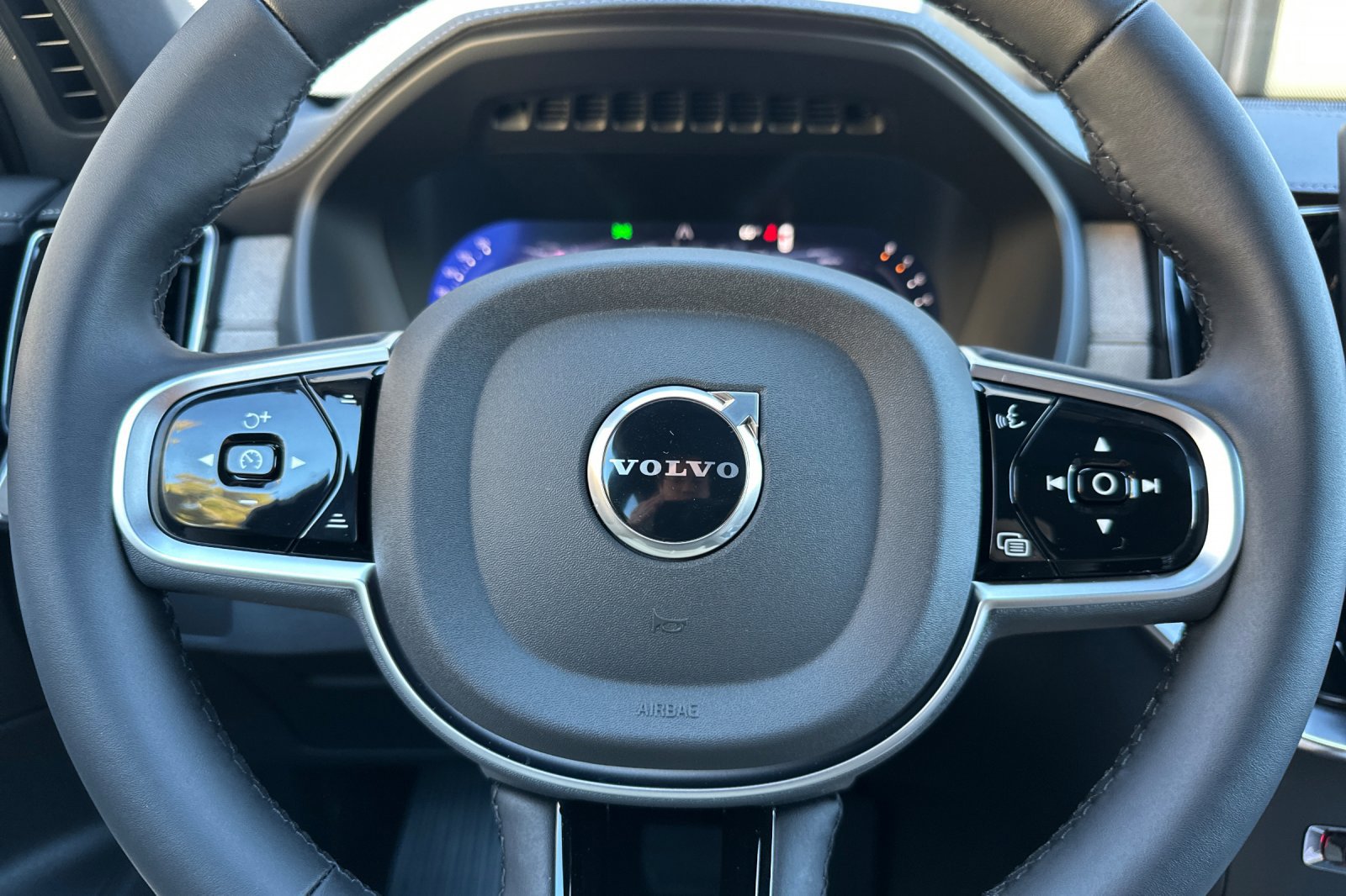 New 2026 Volvo XC90 B6 Plus image 22