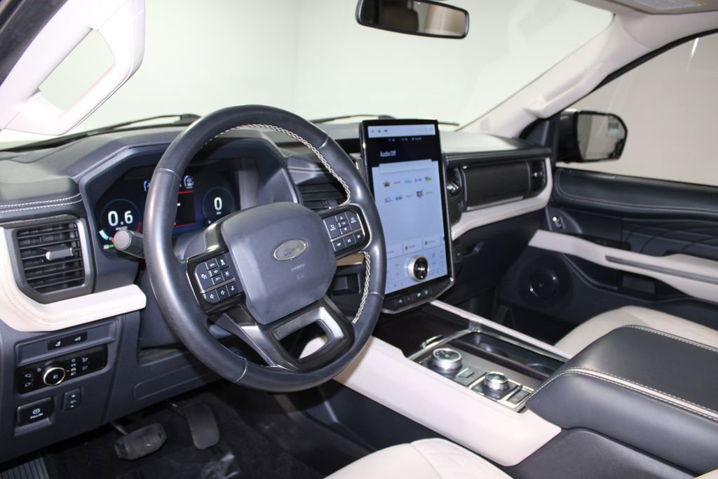 Used 2023 Ford Expedition Platinum AWD/4WD image 25