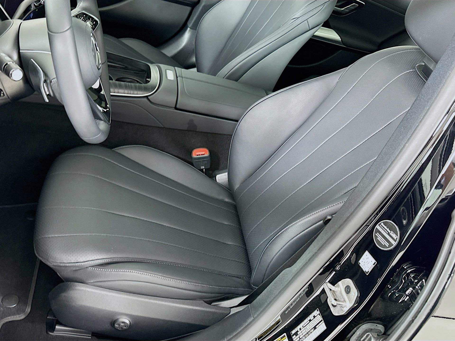 Used 2025 Mercedes-Benz E 350 Sedan image 20