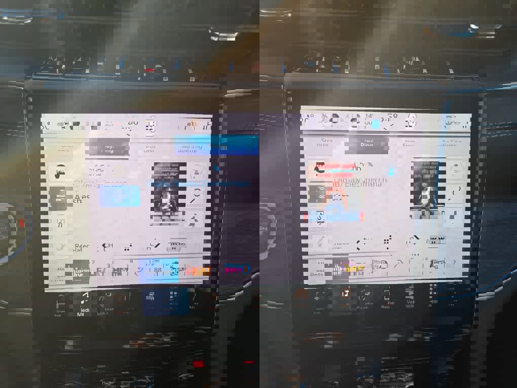 New 2025 Jeep Grand Cherokee Limited w/ Black Appearance Package image 20