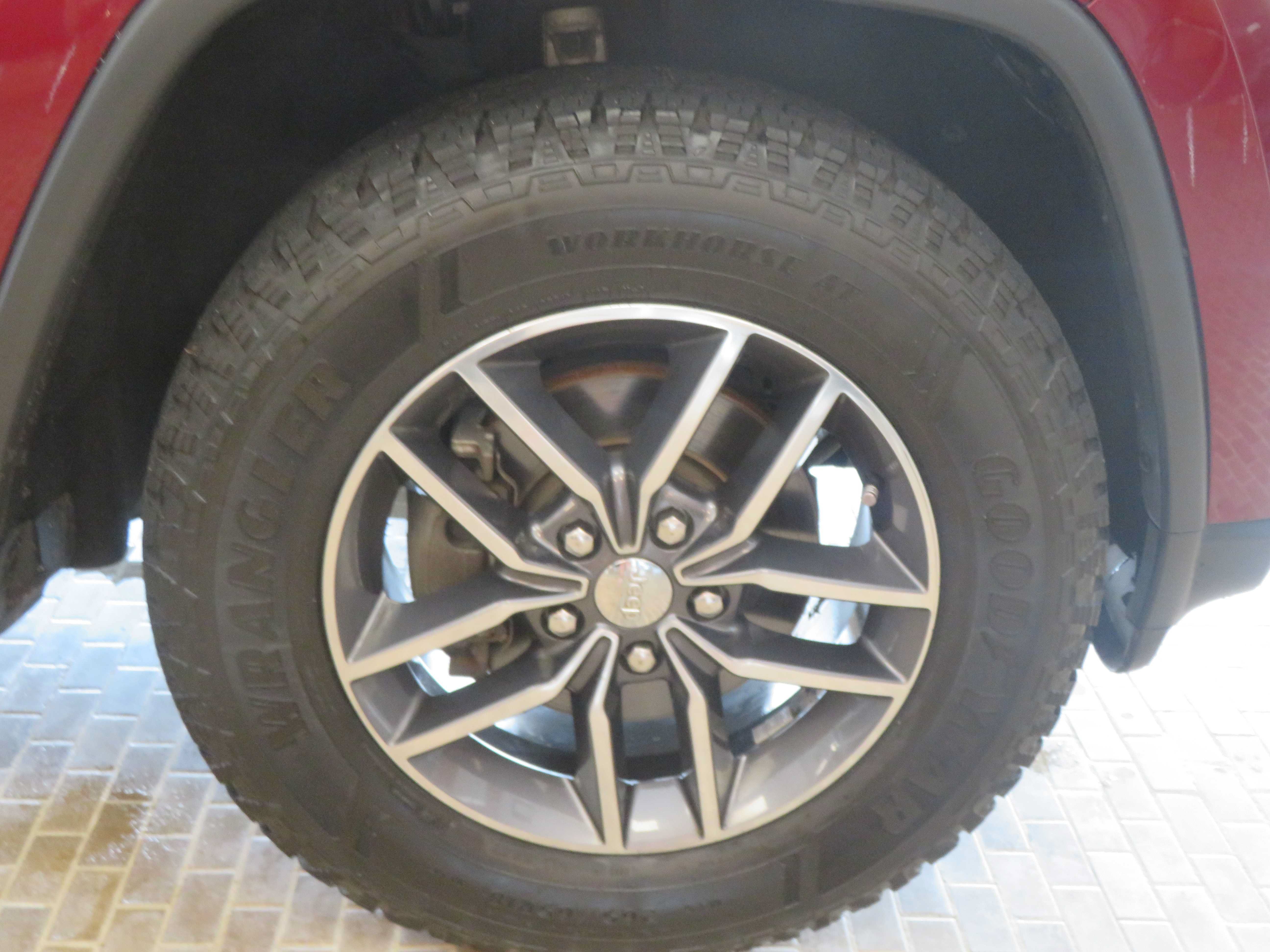 Used 2017 Jeep Grand Cherokee Limited AWD/4WD image 10
