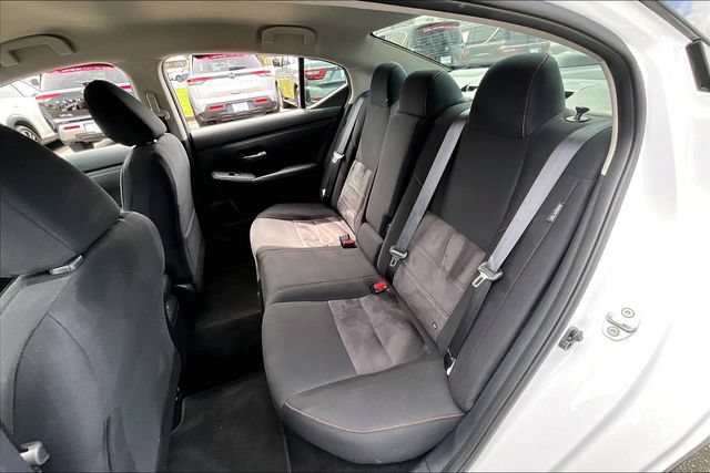 Certified 2025 Nissan Sentra SR w/ Lighting Package FWD image 19