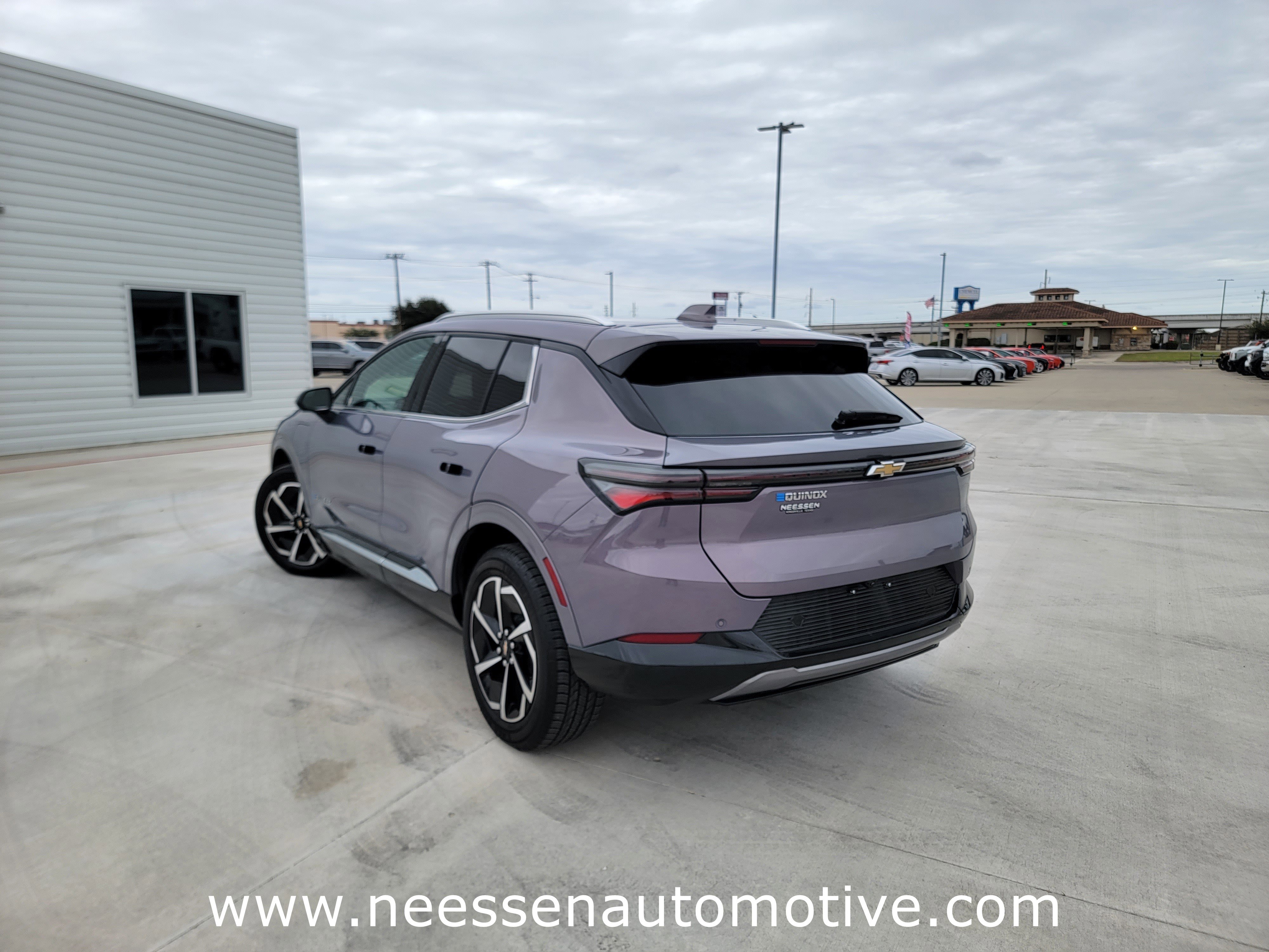 Used 2025 Chevrolet Equinox EV LT w/ Convenience Package image 5