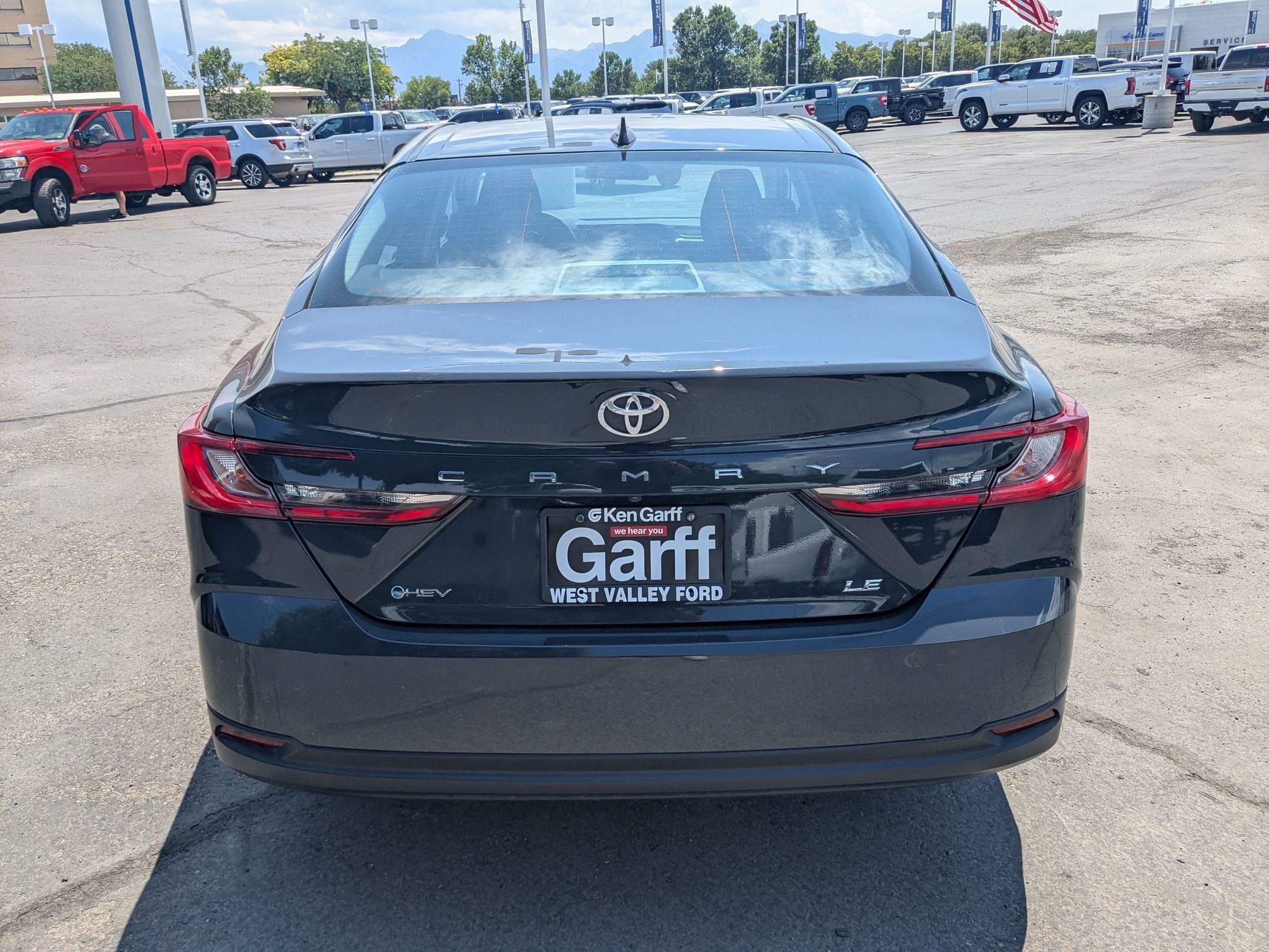Used 2025 Toyota Camry LE FWD image 5