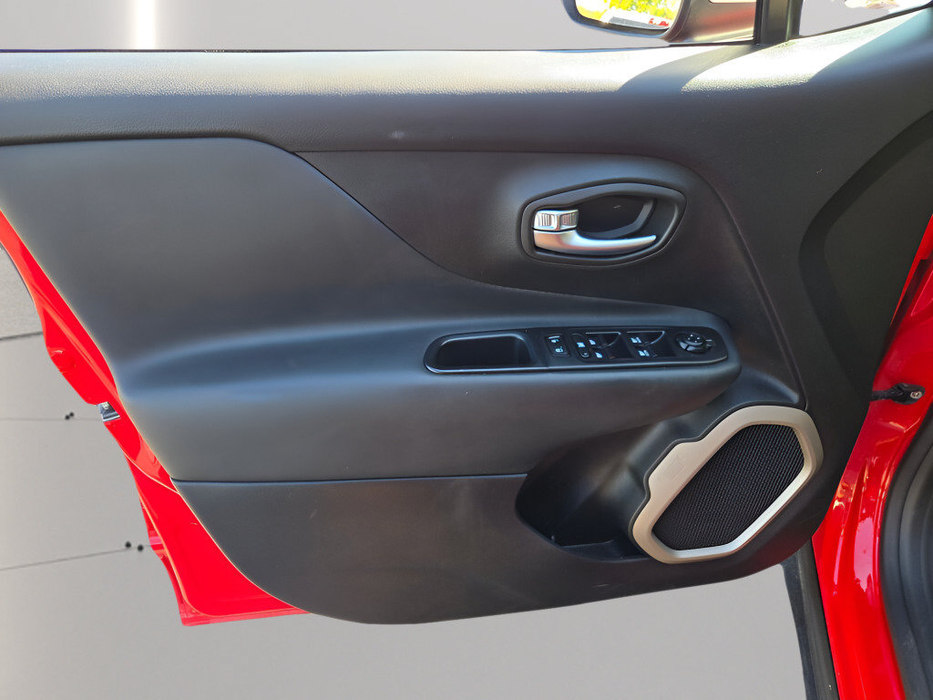 Used 2017 Jeep Renegade Limited FWD image 24