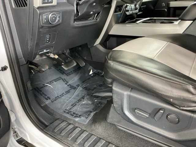 Used 2021 Ford F350 Lariat w/ FX4 Off-Road Package AWD/4WD image 15