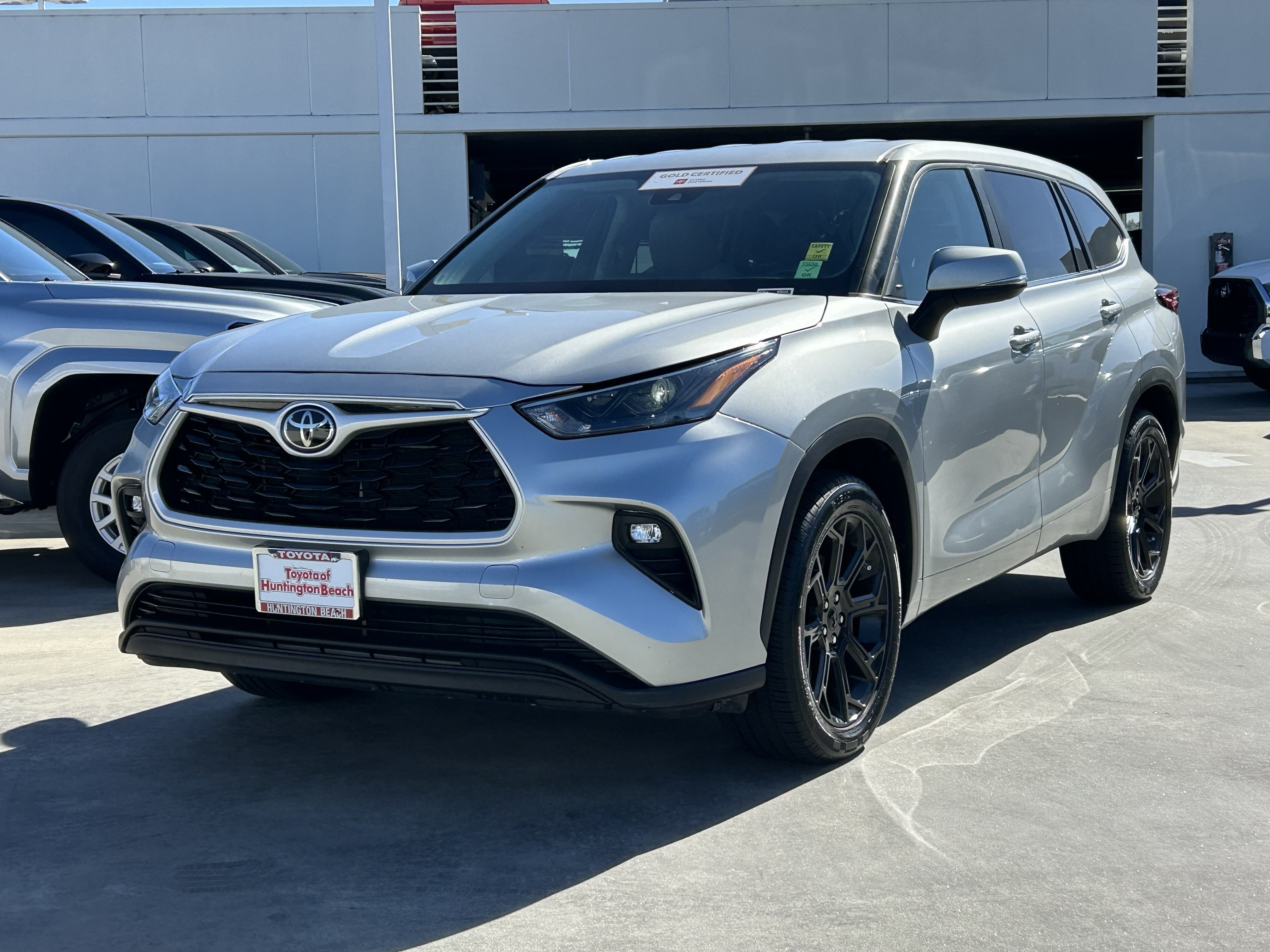 Certified 2023 Toyota Highlander LE FWD image 6