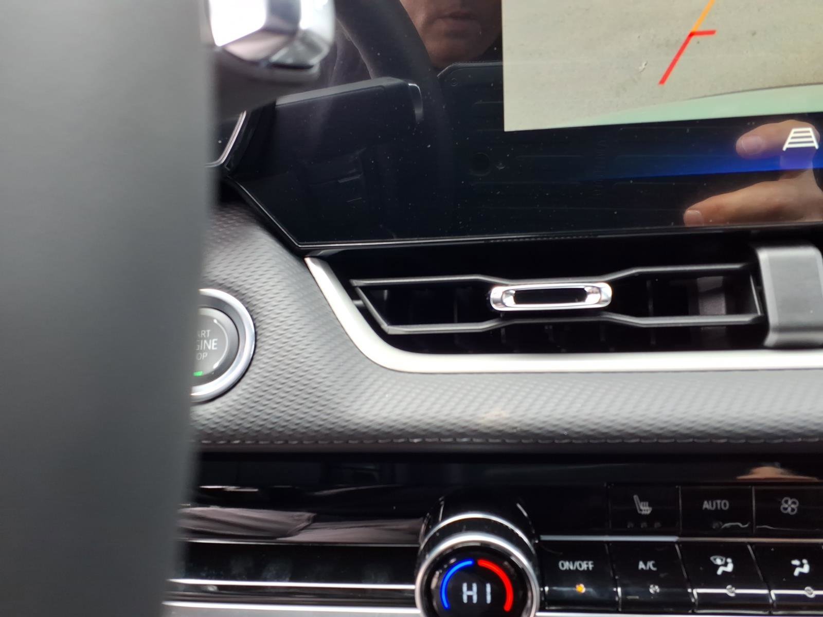 New 2026 Chevrolet Equinox LT w/ Convenience Package II image 10