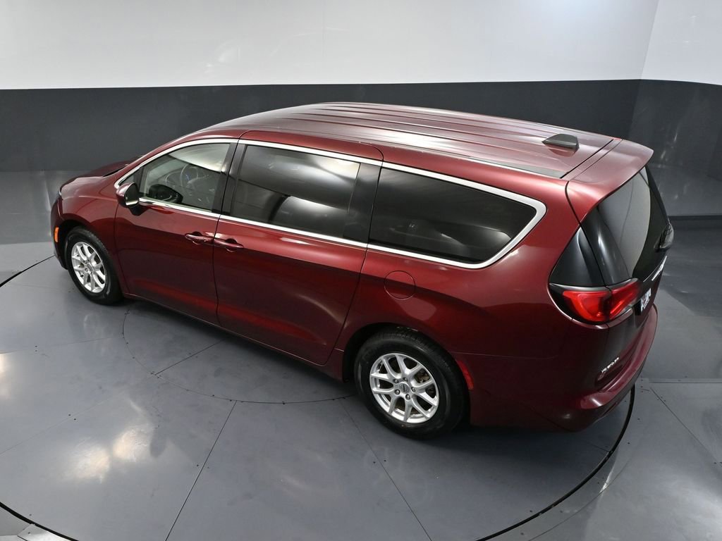 Used 2021 Chrysler Voyager LX image 53