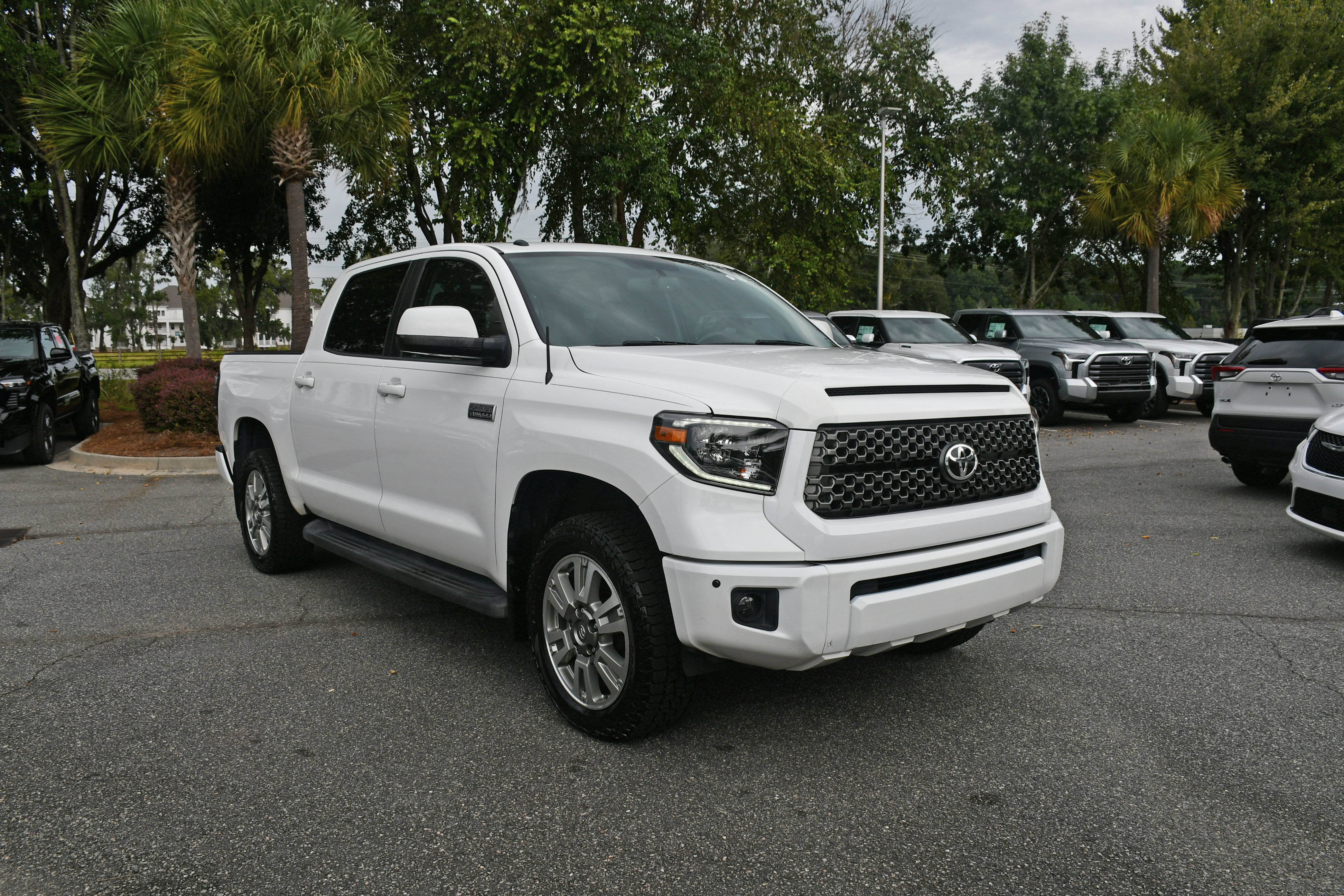 Used 2017 Toyota Tundra Platinum AWD/4WD image 6