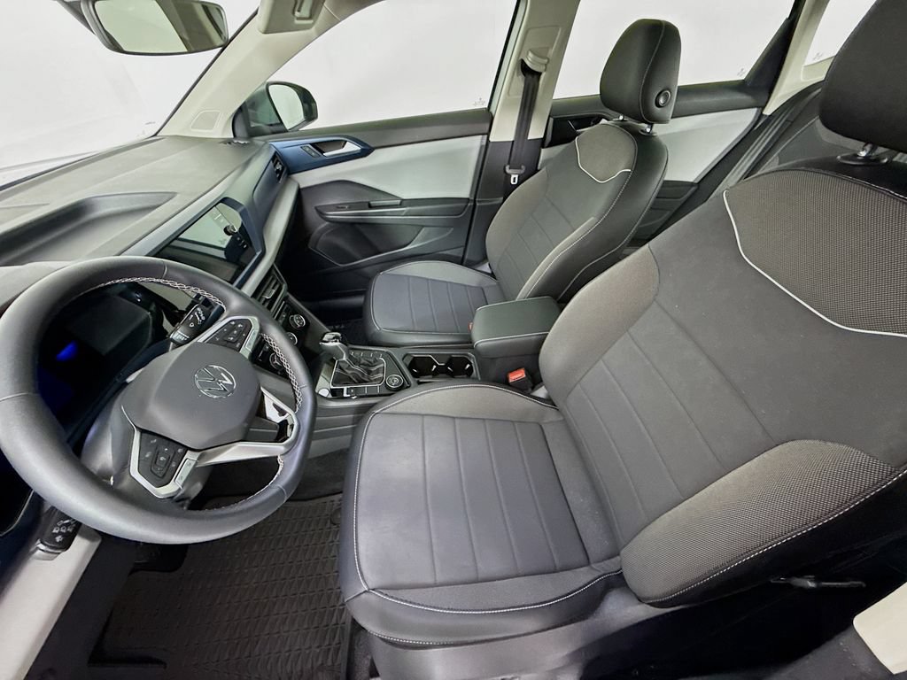 Used 2023 Volkswagen Taos SE AWD/4WD image 5
