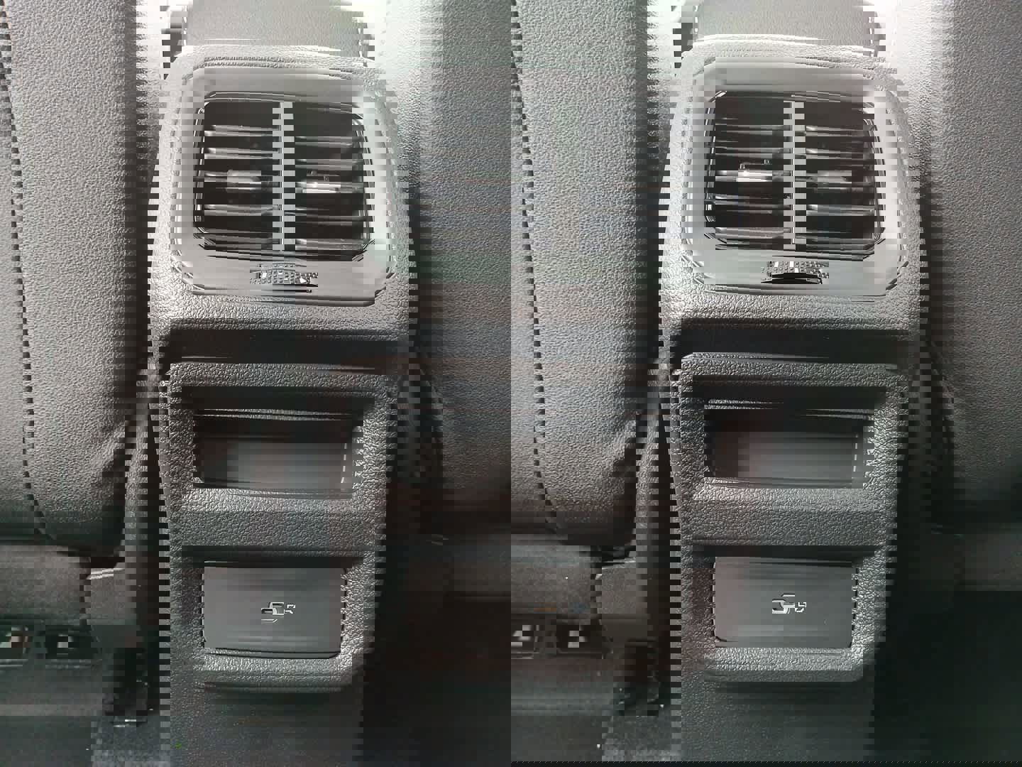 Certified 2025 Volkswagen Taos SEL image 53