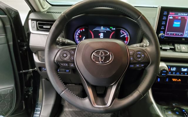 Used 2019 Toyota RAV4 Limited w/ Advanced Technology Package AWD/4WD image 17
