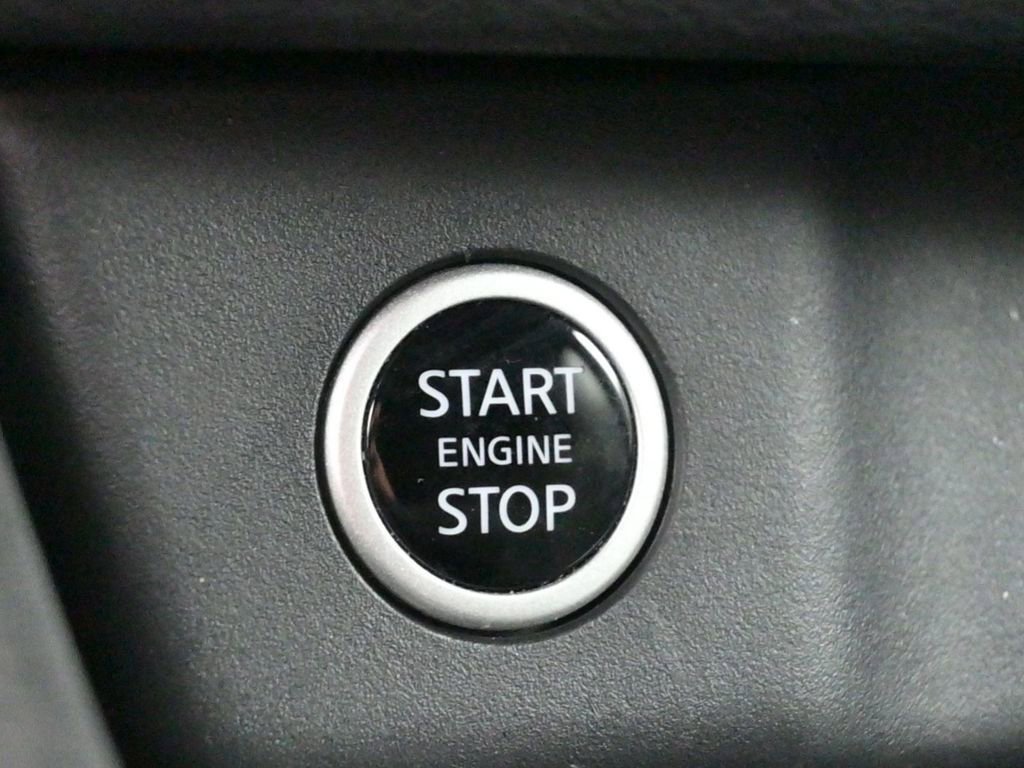 Used 2023 Nissan Rogue S image 18