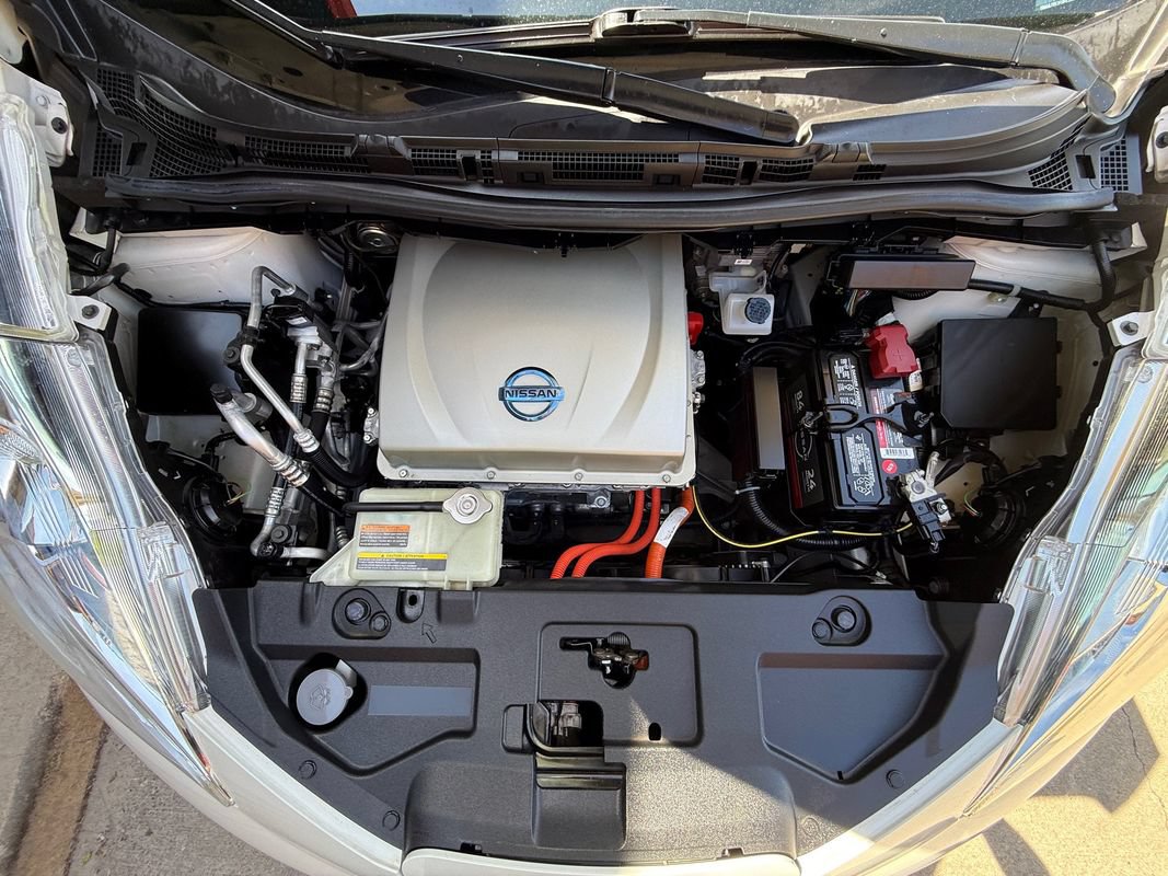 Used 2015 Nissan Leaf SV w/ LED & Quick Charge Package FWD image 46