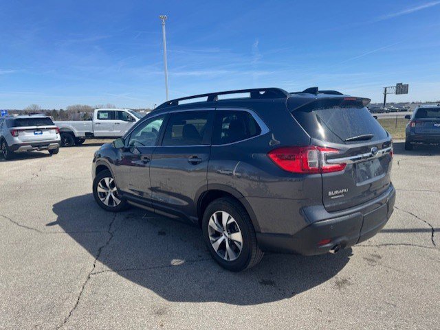 Used 2023 Subaru Ascent Premium w/ Convenience Package image 7