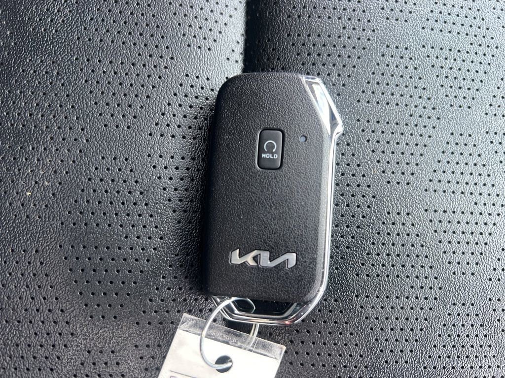 Certified 2024 Kia Seltos SX w/ SX Sunroof Package AWD/4WD image 28