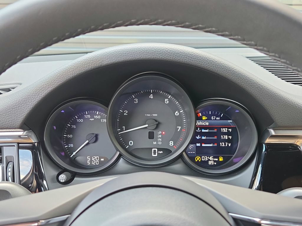 Certified 2026 Porsche Macan AWD/4WD image 10