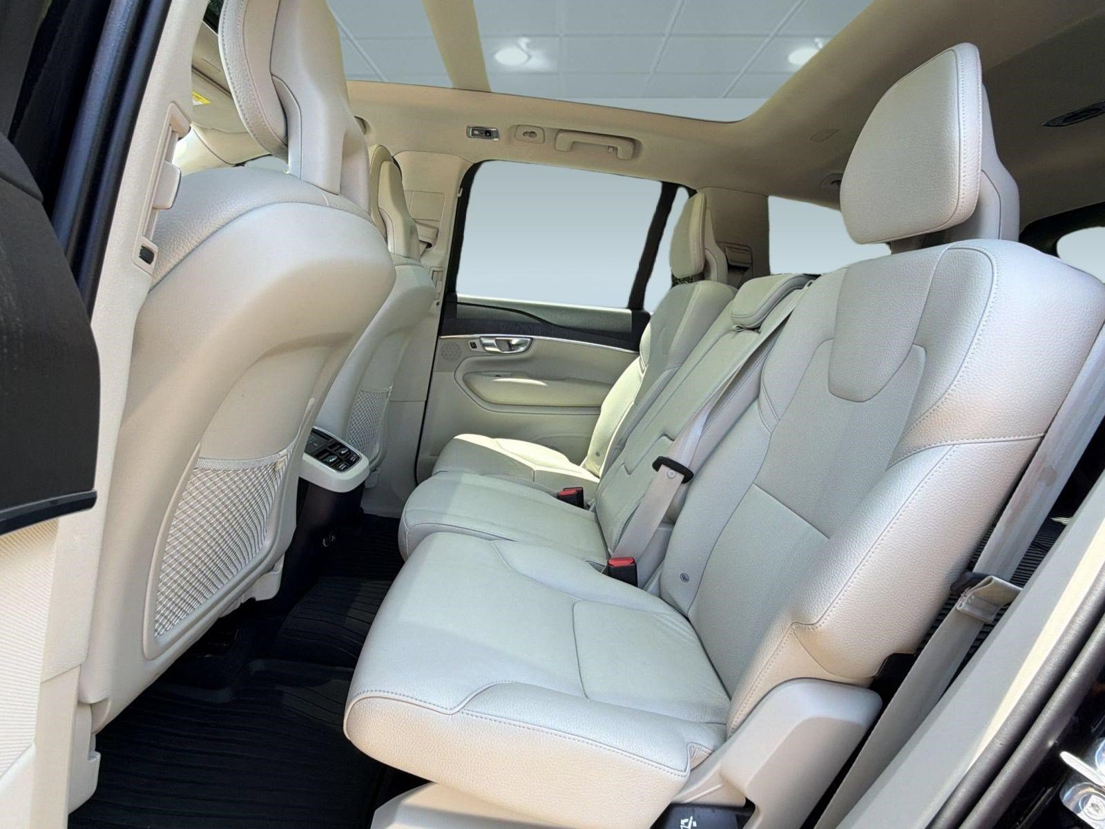 Used 2020 Volvo XC90 T5 Momentum w/ Protection Package Premier FWD image 21