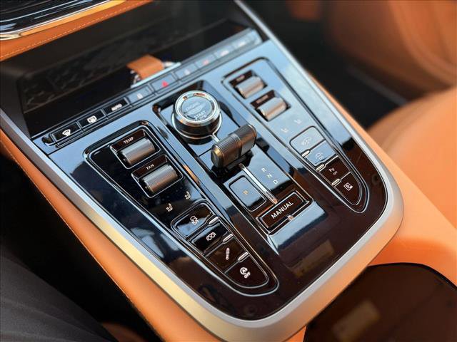 New 2026 Aston Martin DBX 707 image 23