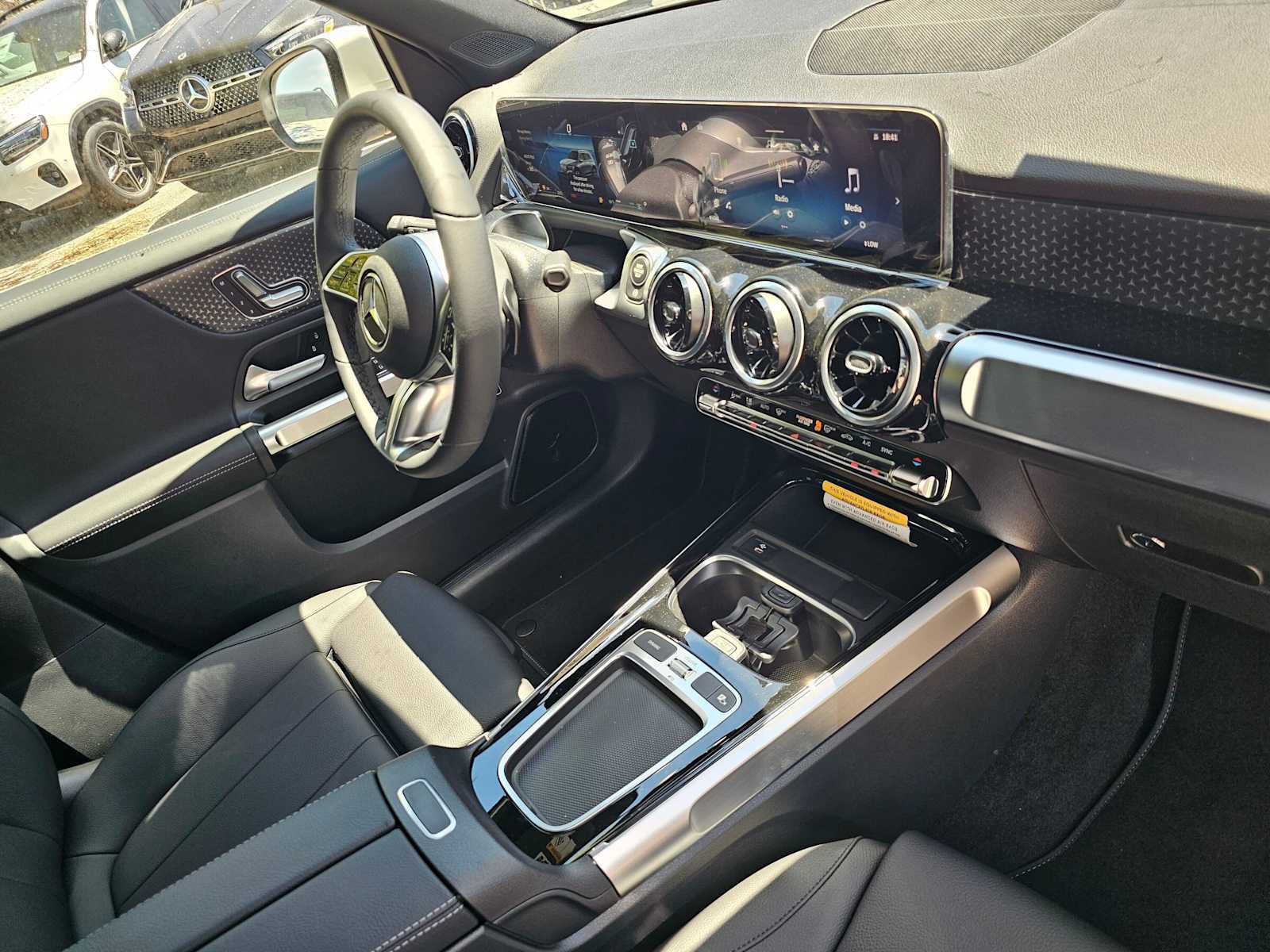 New 2026 Mercedes-Benz GLB 250 image 11