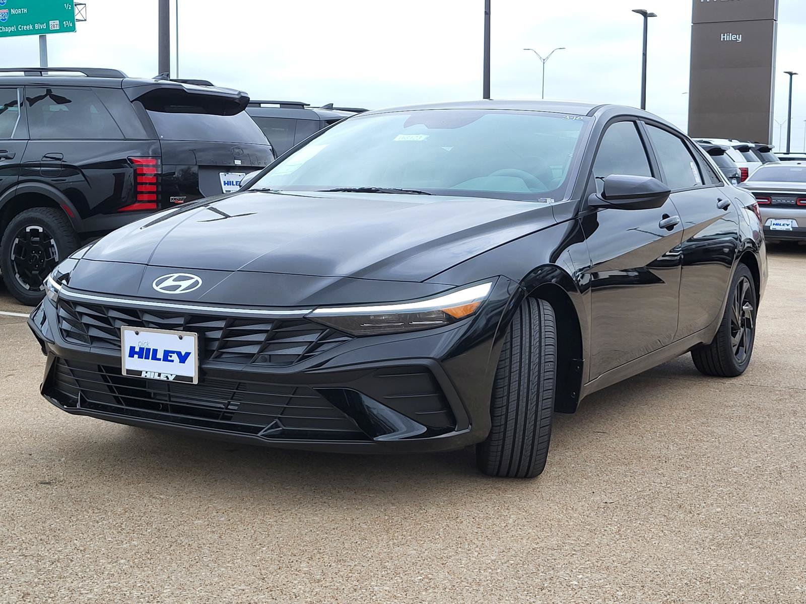 New 2026 Hyundai Elantra Sport FWD image 2