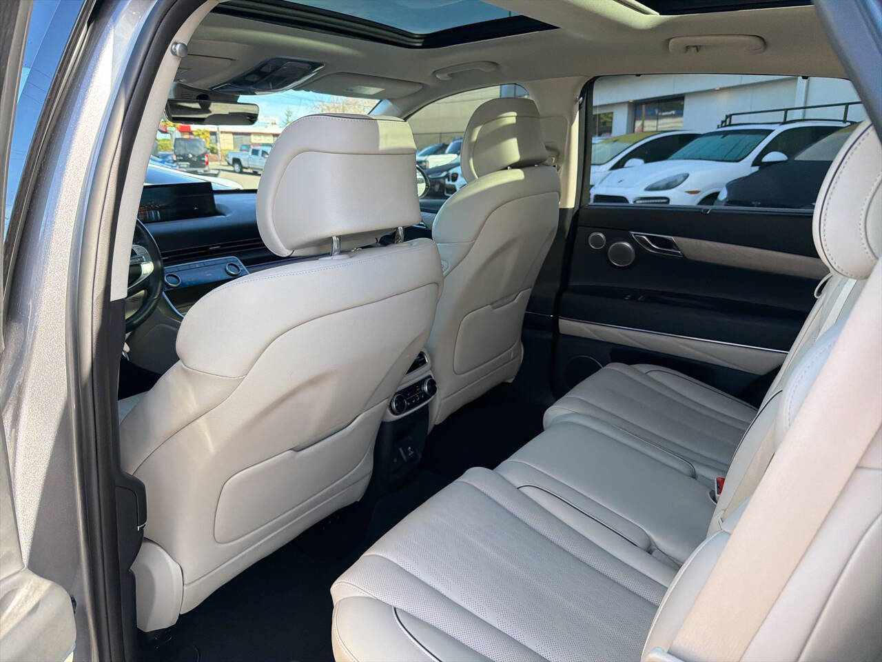 Used 2022 Genesis GV80 3.5T w/ Advanced Package 06 image 28