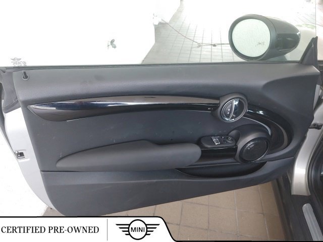 Certified 2024 MINI Cooper SE FWD image 3