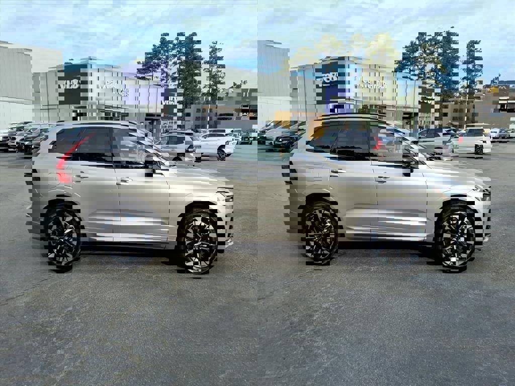 New 2026 Volvo XC60 B5 Plus w/ Protection Package Premier image 2