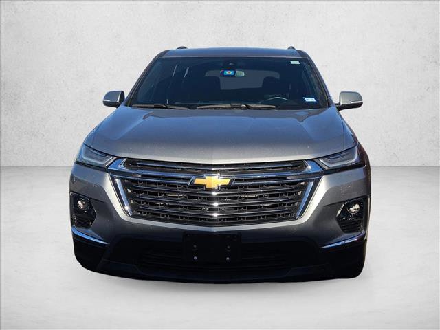 Used 2023 Chevrolet Traverse LT image 2