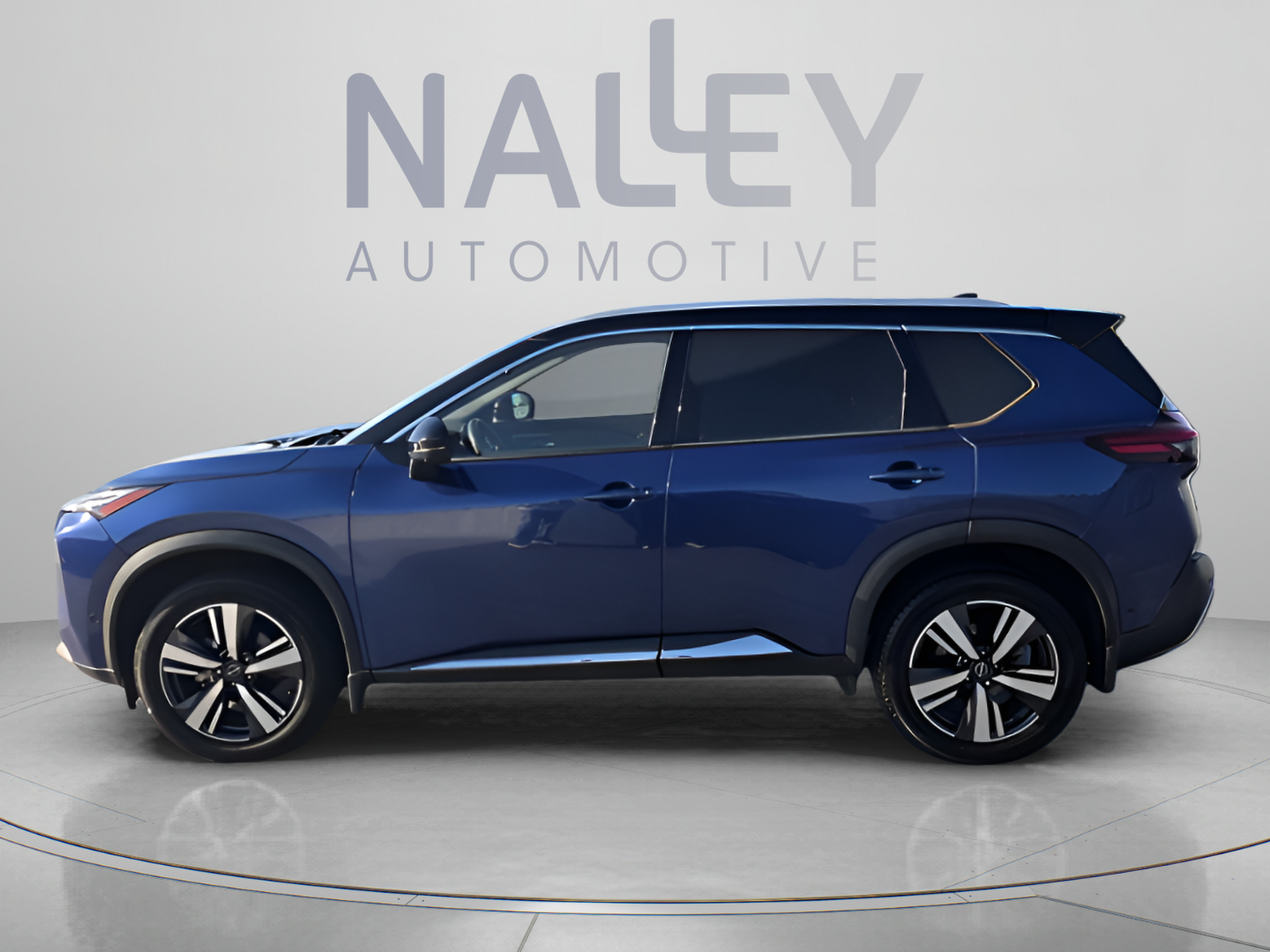 Used 2022 Nissan Rogue Platinum w/ Head-Up Display Package FWD image 2