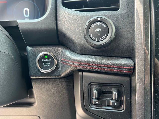 Used 2024 Ford Expedition Limited AWD/4WD image 34