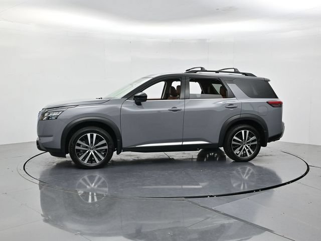 Used 2025 Nissan Pathfinder Platinum FWD image 6