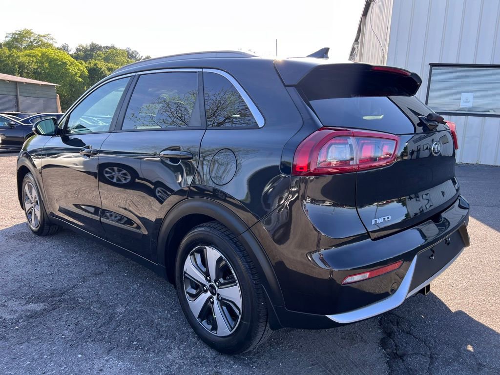 Used 2017 Kia Niro EX image 8