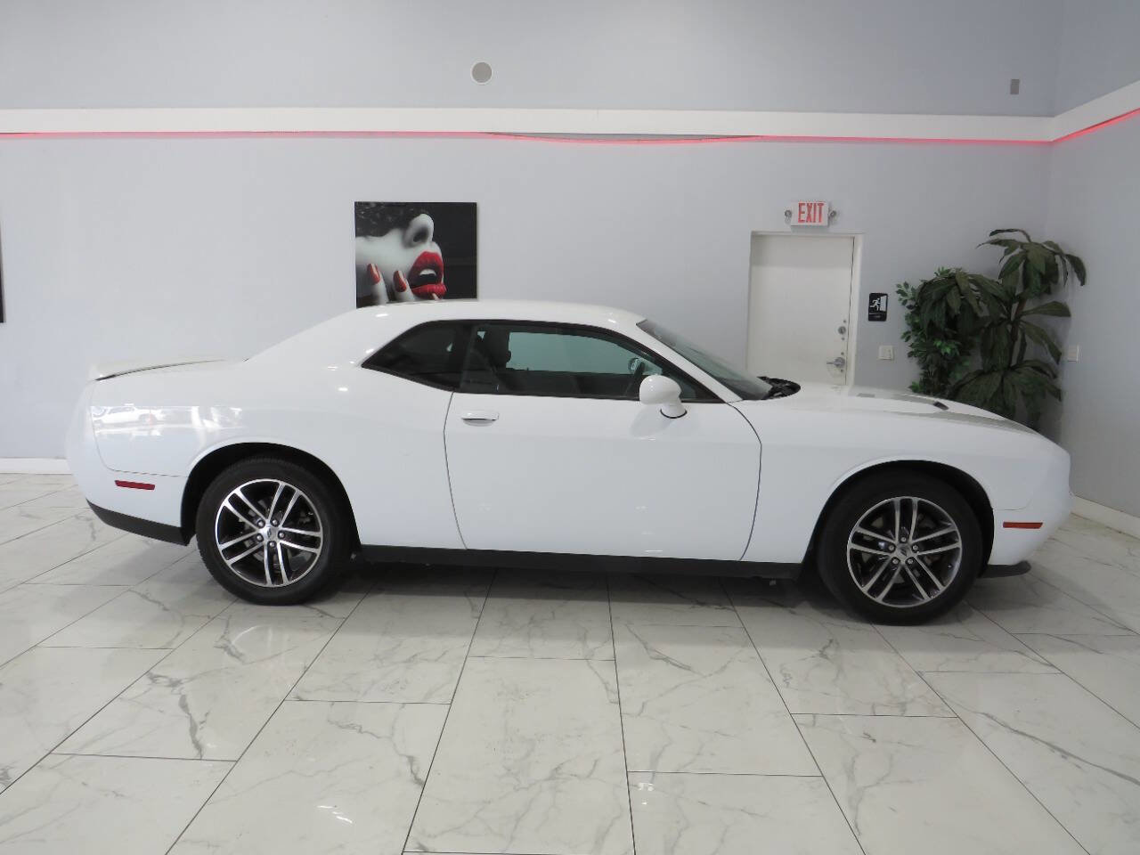 Used 2019 Dodge Challenger SXT AWD/4WD image 2