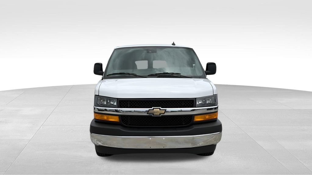Used 2025 Chevrolet Express 3500 LT w/ LT Preferred Equipment Group RWD image 15