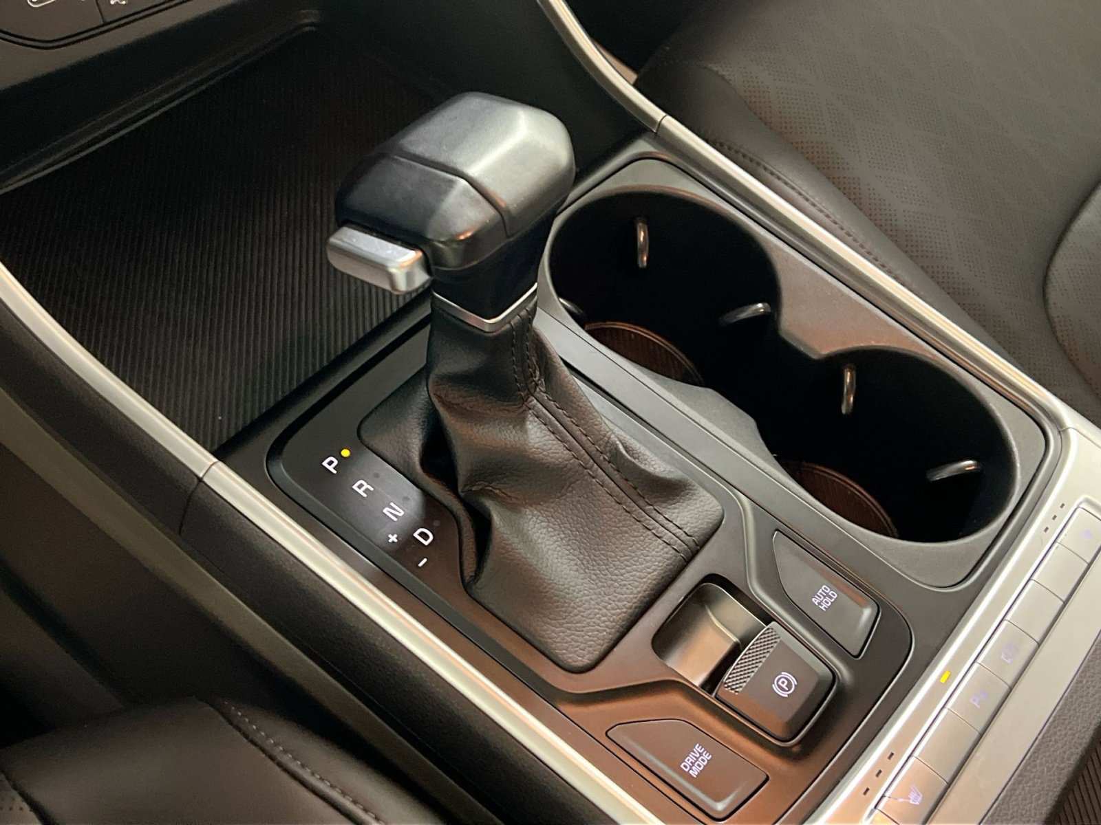 Used 2025 Kia Carnival image 21