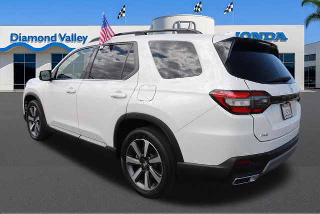 Certified 2024 Honda Pilot Touring image 4