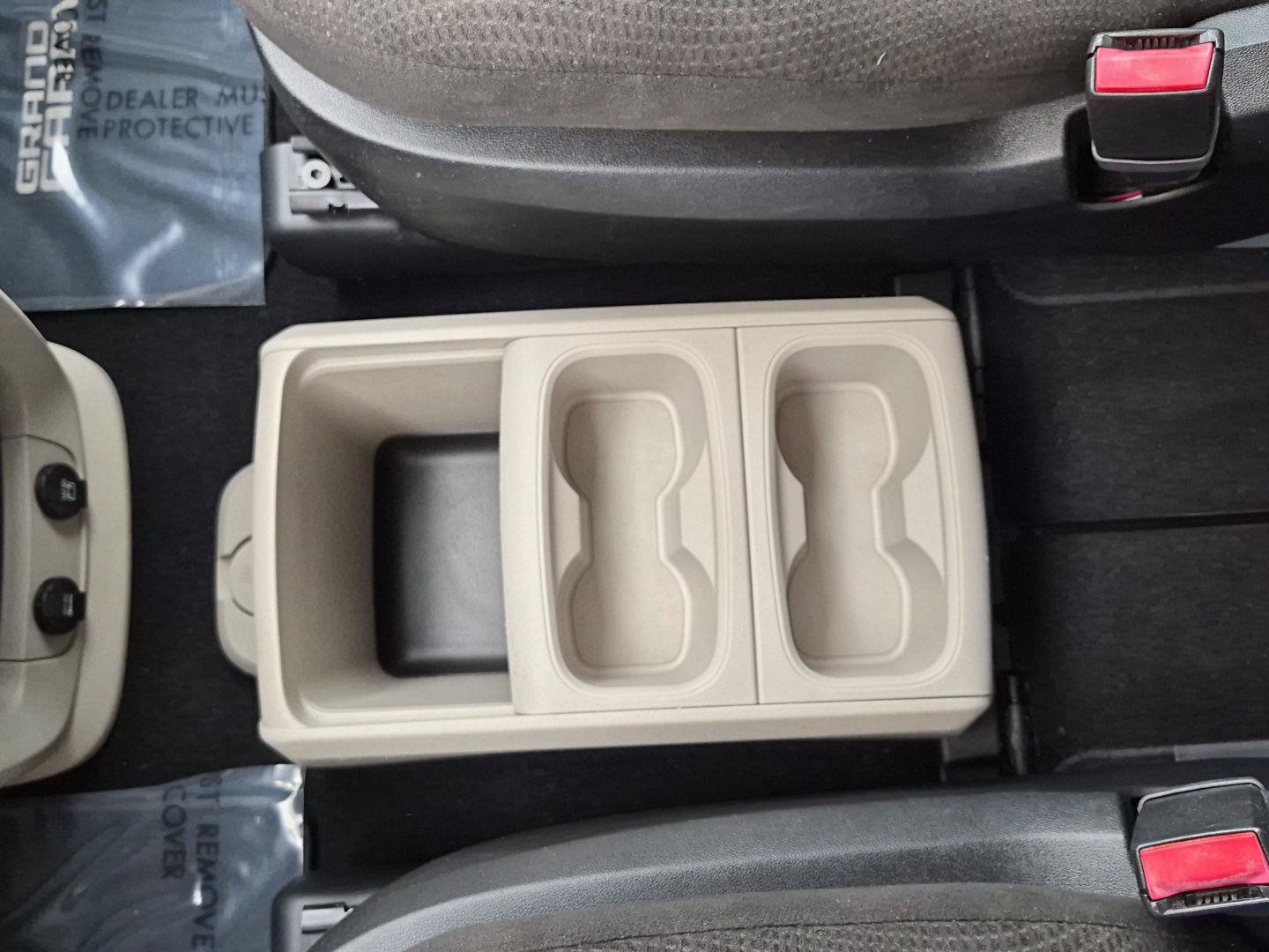 Used 2013 Dodge Grand Caravan SE FWD image 17