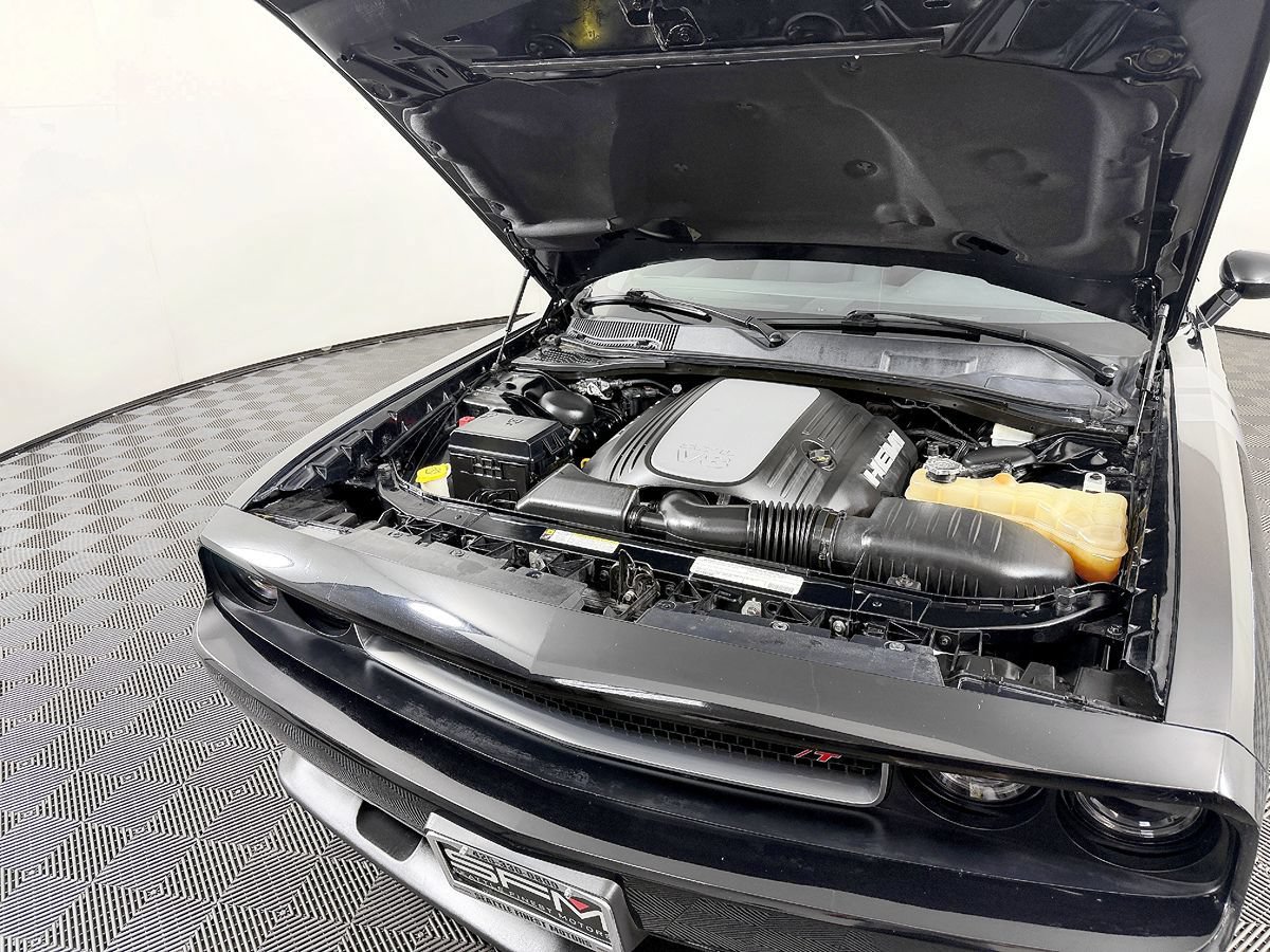 Used 2012 Dodge Challenger R/T RWD image 17