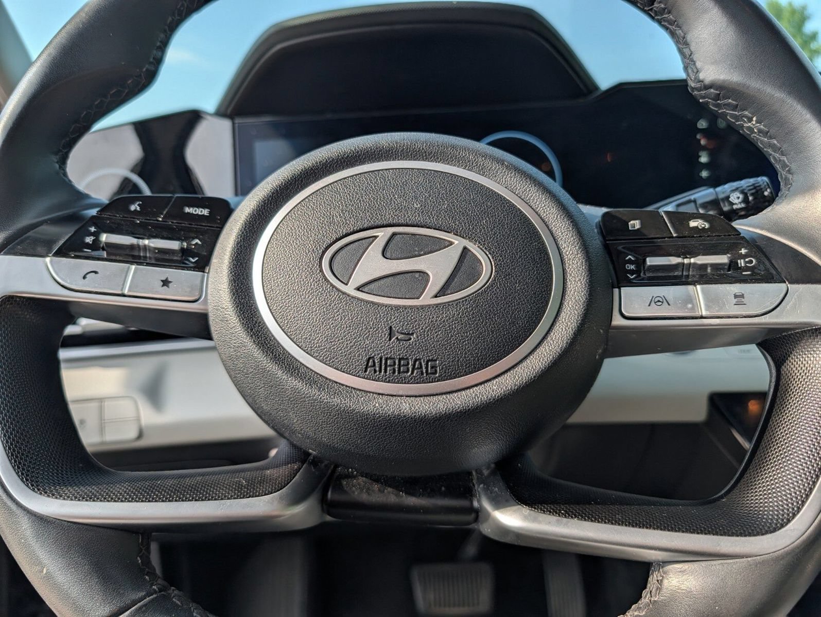 Used 2024 Hyundai Elantra Limited FWD image 27