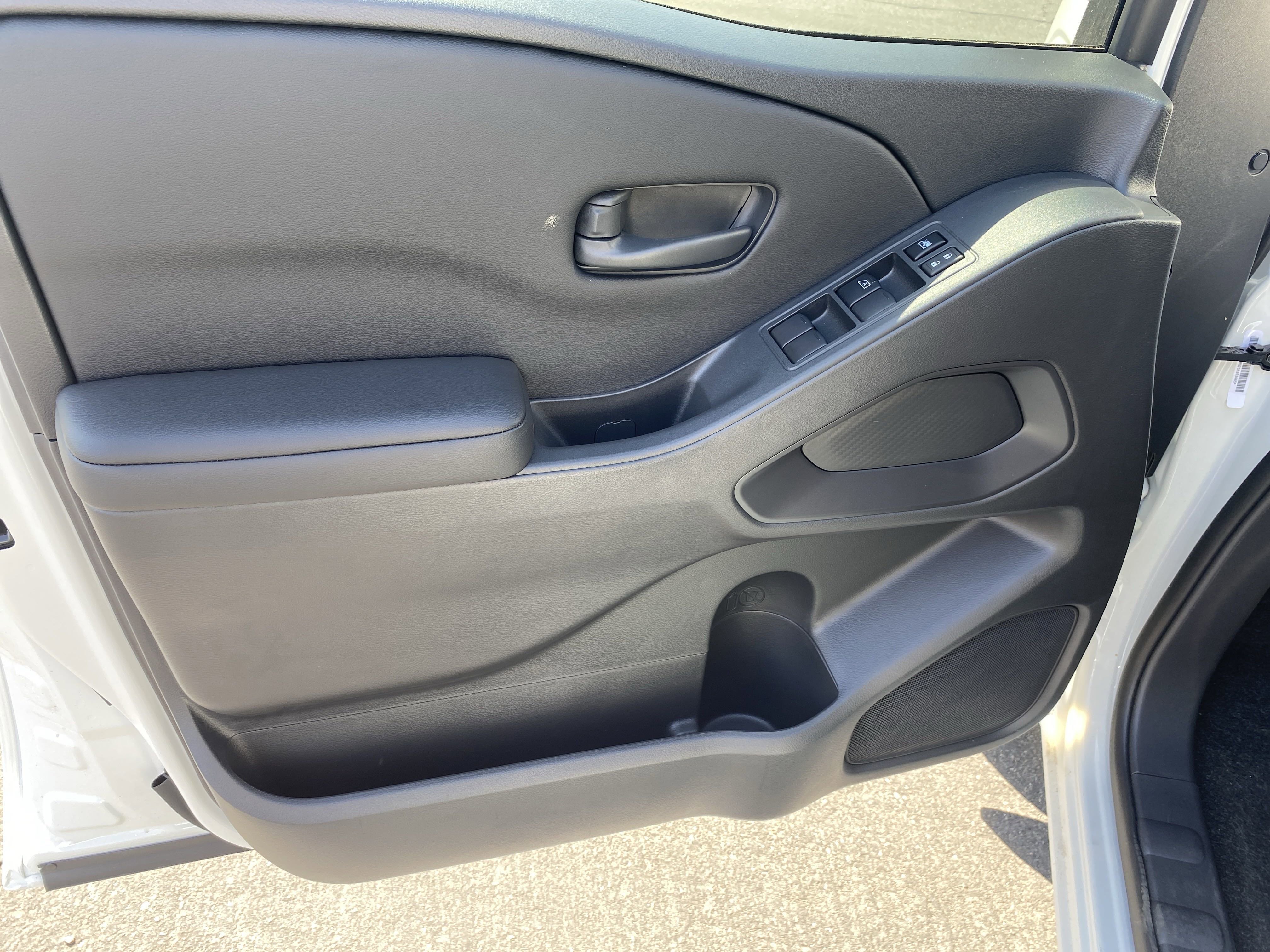 New 2025 Nissan Frontier S image 7