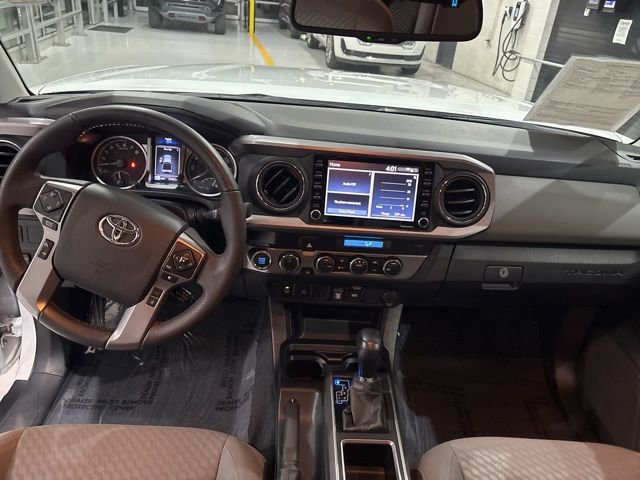Used 2023 Toyota Tacoma SR5 w/ Technology Package image 19