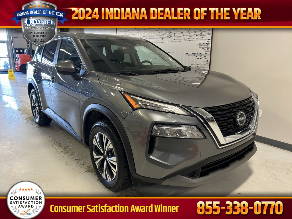 Used 2023 Nissan Rogue SV image 1