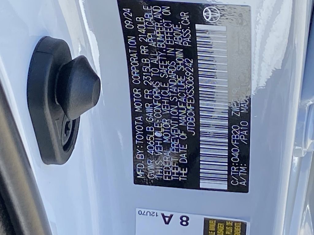 Certified 2025 Toyota Corolla LE image 36