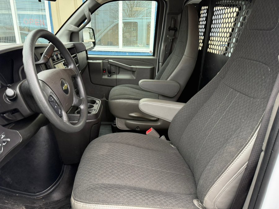 Used 2024 Chevrolet Express 2500 w/ Driver Convenience Package image 5