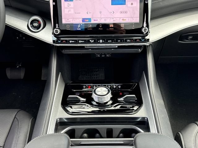 New 2026 Jeep Grand Wagoneer Limited AWD/4WD image 17