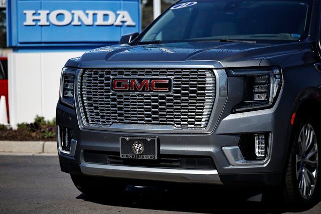 Used 2021 GMC Yukon XL Denali w/ Denali Ultimate Package image 2